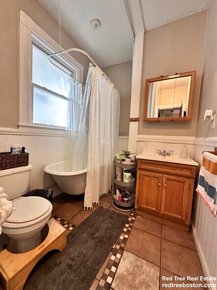 Building Photo - 4 Montcalm Ave
