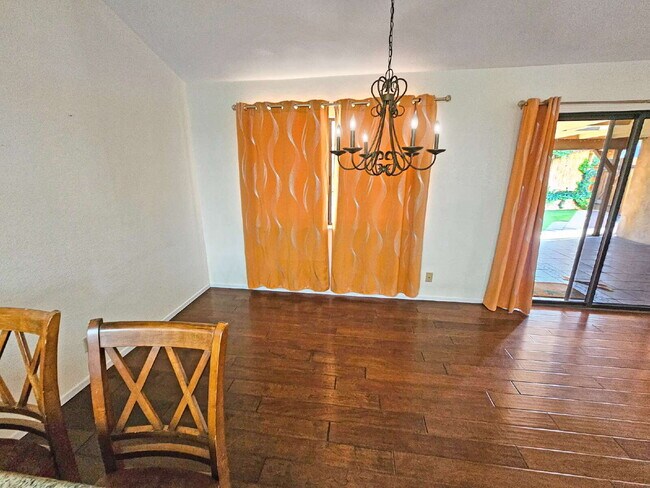 Building Photo - 413 Mt Rainier Pl