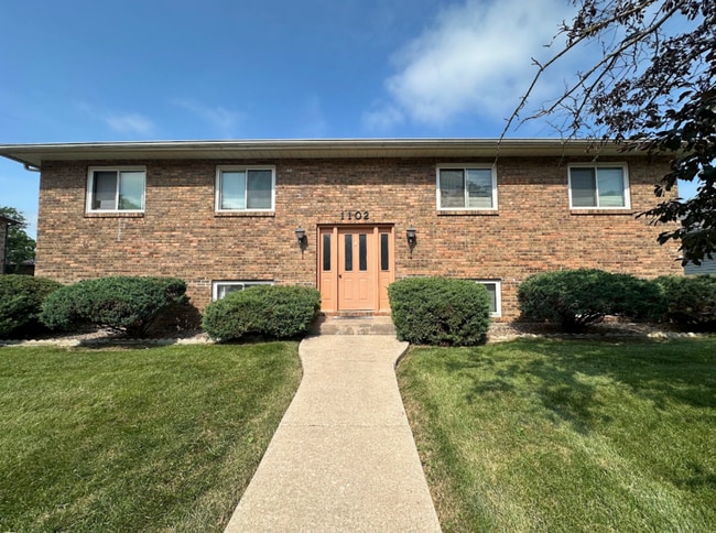 Building Photo - 1102 8th St Ct