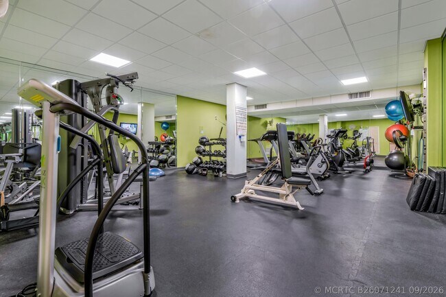 Building Photo - 3450 S Ocean Blvd