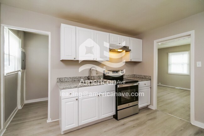 Building Photo - 2710 Fletcher St