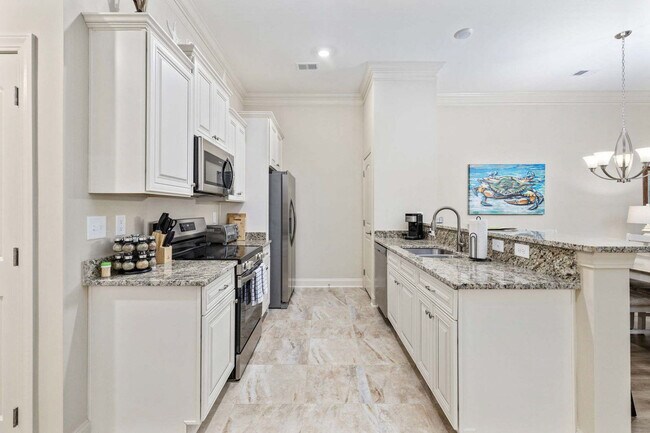 Building Photo - 587A Sunnyside Ave