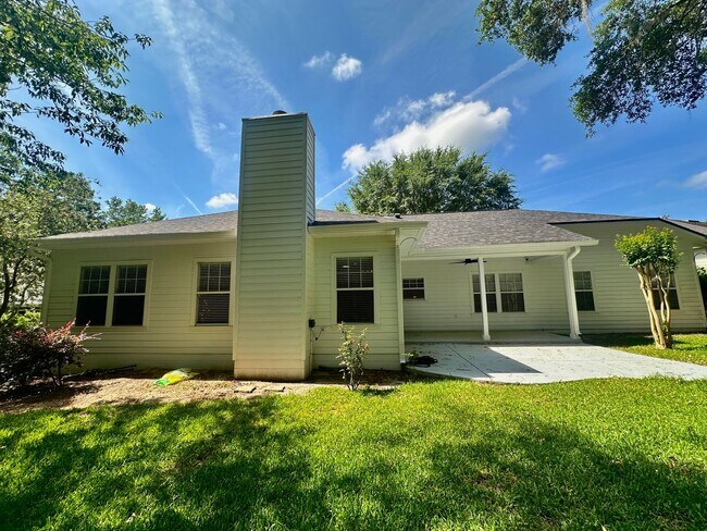 Building Photo - Spacious 4-Bedroom Gem in Sought-After Brookfield | Over 2,000 Sq Ft + Smart Features