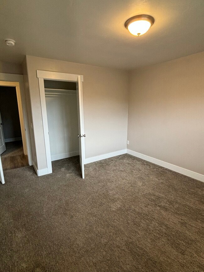Building Photo - 363 Royal Troon Dr