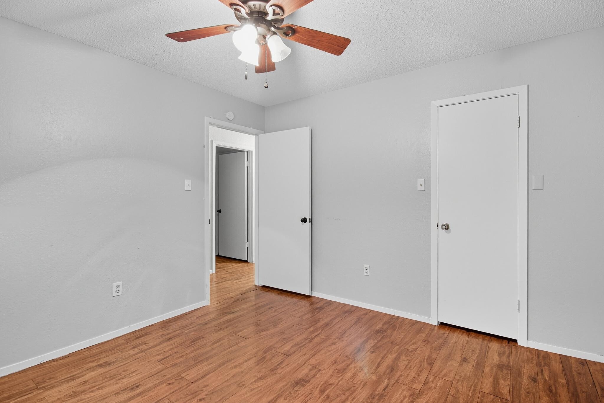 Building Photo - 4934 Greenslope Dr