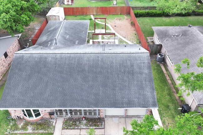 Building Photo - 8335 Langdon Ln