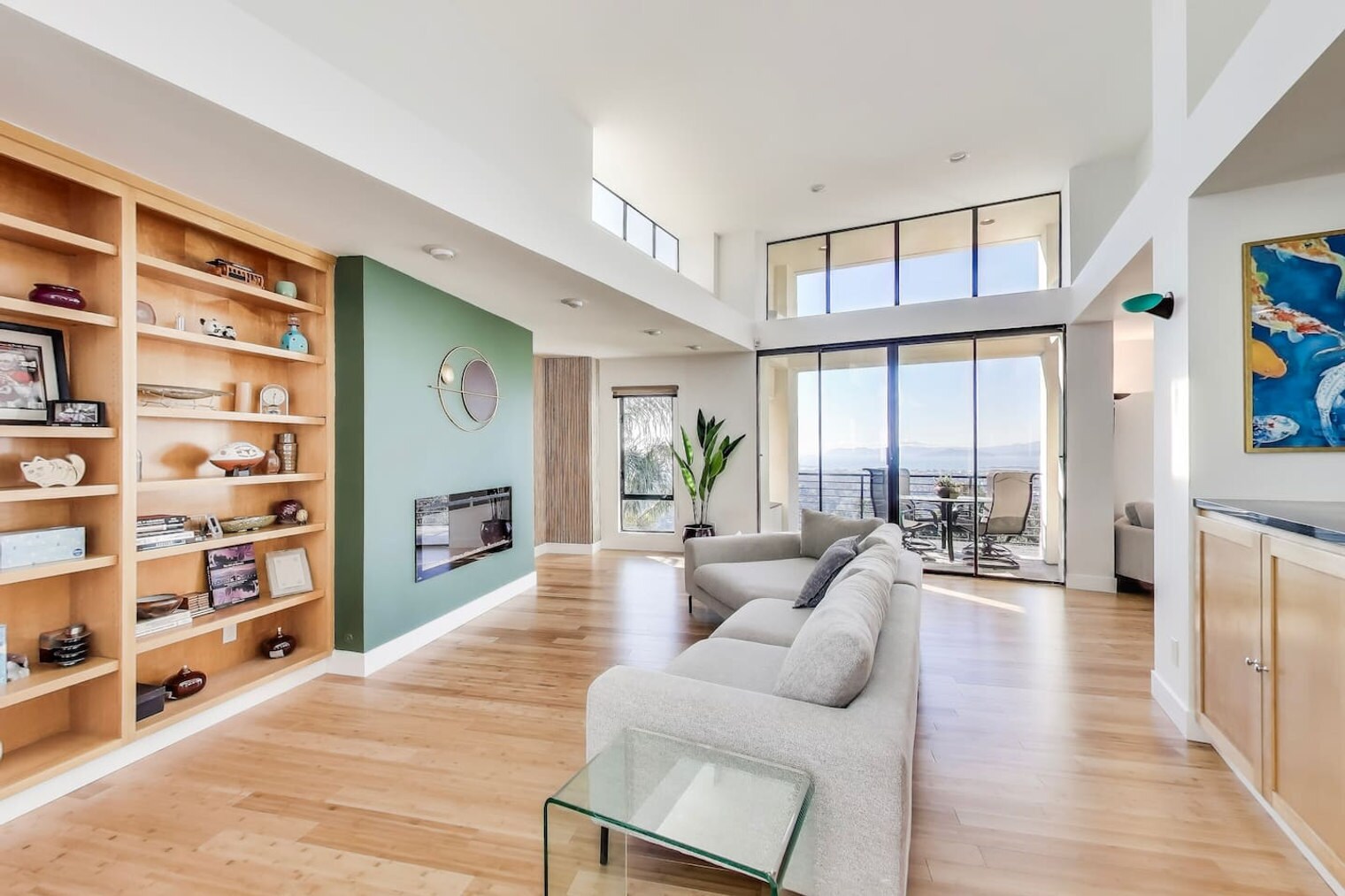 Building Photo - 660 Hiller Dr