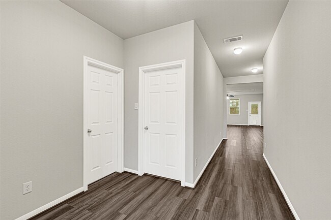 Building Photo - 13401 Emerald Mallard Dr