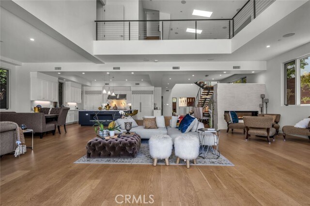 Building Photo - 503 S Lucia Ave