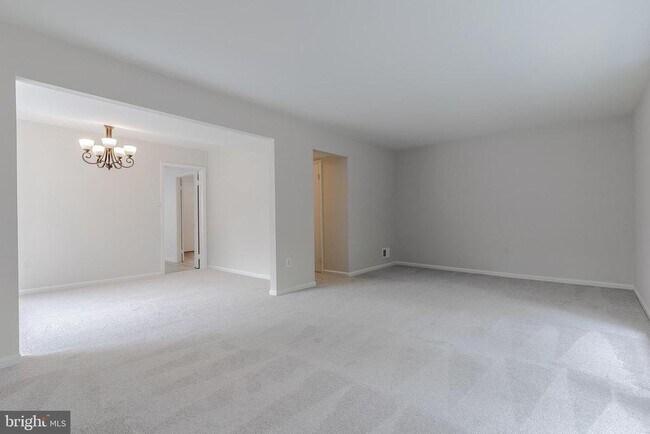 Building Photo - 3840 Persimmon Cir