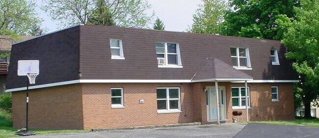 Primary Photo - 557 Nellie St