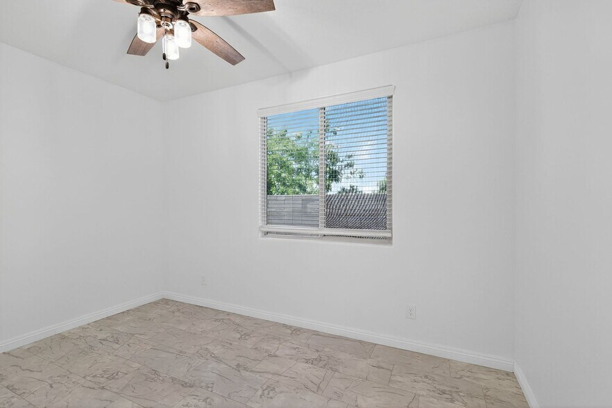 Building Photo - 18233 W Pueblo Ave