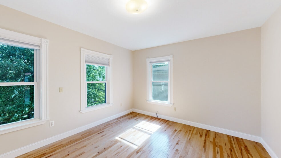 Building Photo - 45 Pratt St