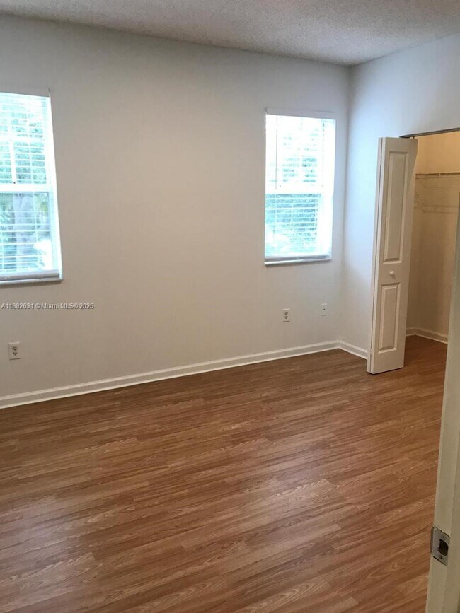 Building Photo - 5820 W Sample Rd