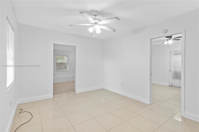 Building Photo - 1040 SW 28th St