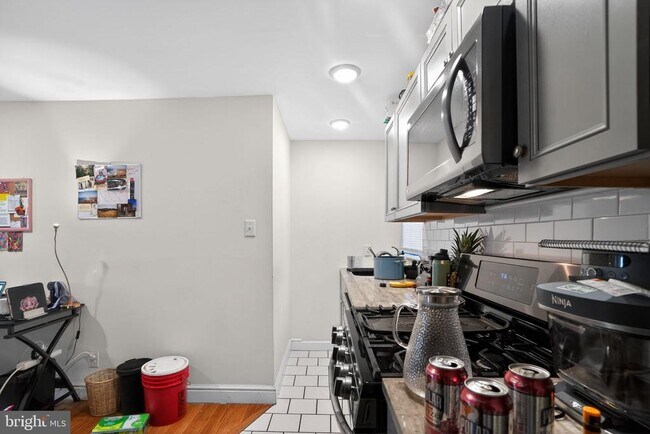 Building Photo - 1217 E Berks St