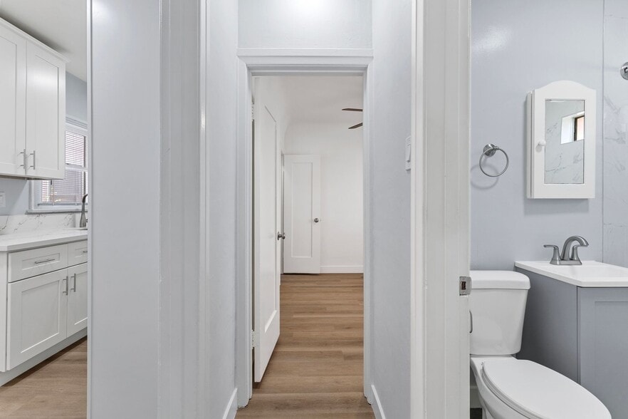 Building Photo - 1109 Loma Ave