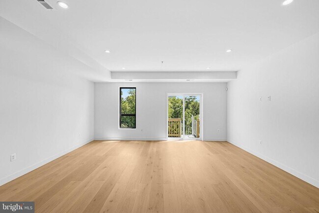 Building Photo - 2534 Elvans Rd SE
