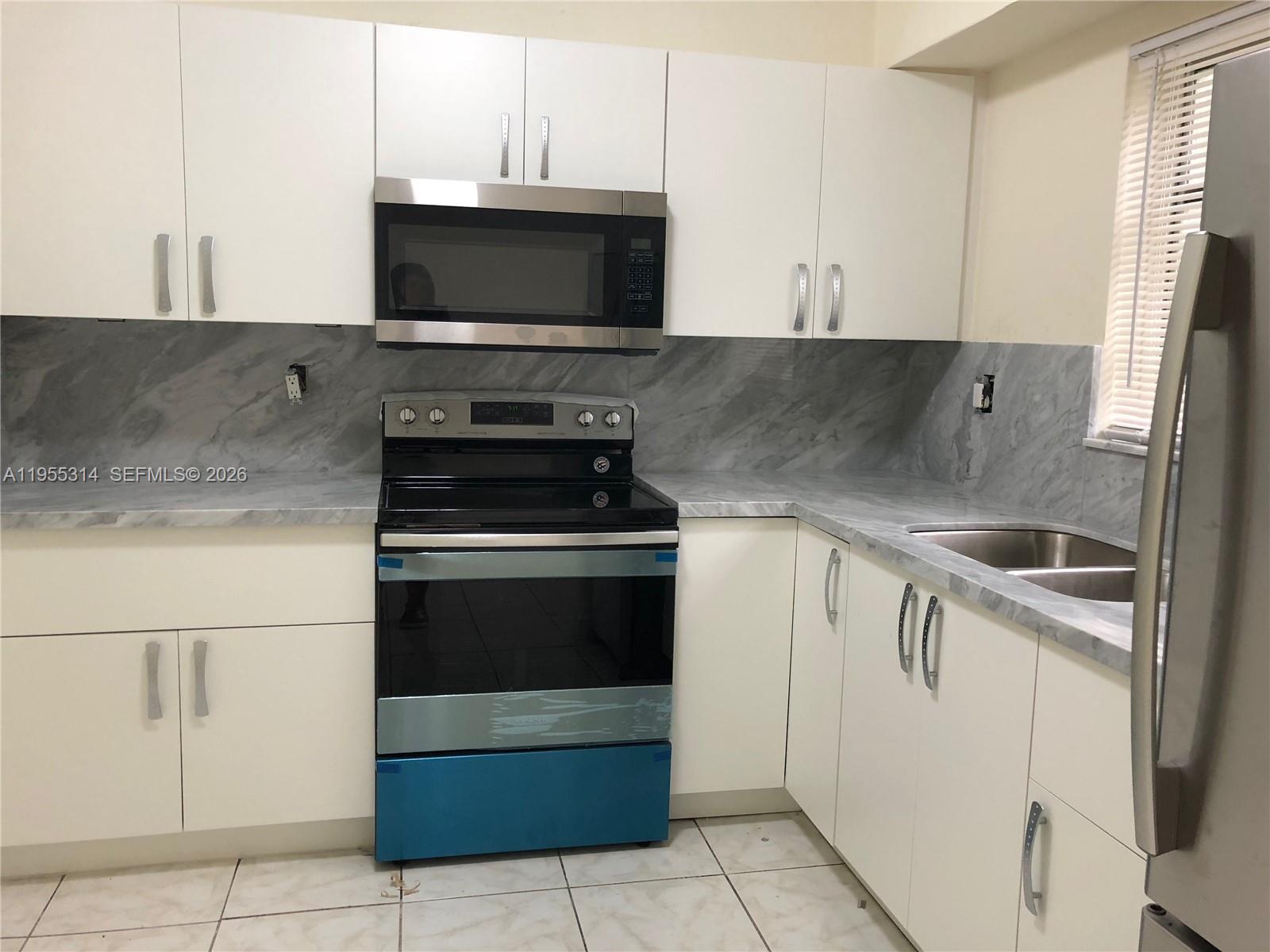 Building Photo - 2450 NE 188th St