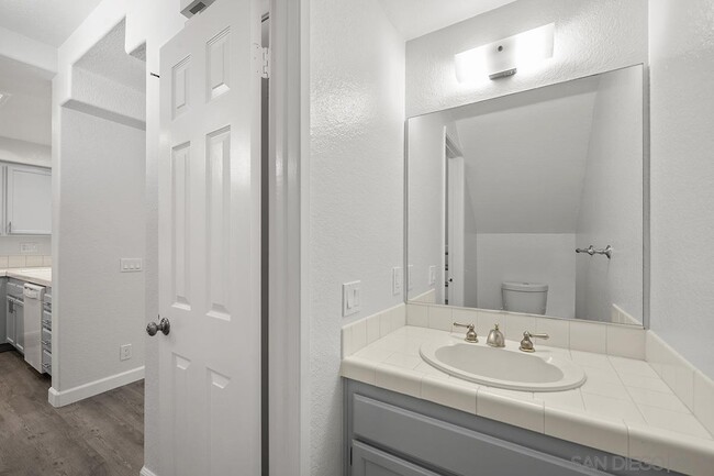 Building Photo - 7274 Shoreline Dr