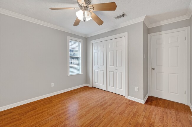 Building Photo - 14023 Bay Gardens Dr