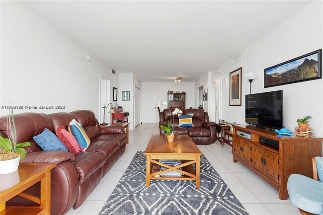 Building Photo - 5700 Collins Ave