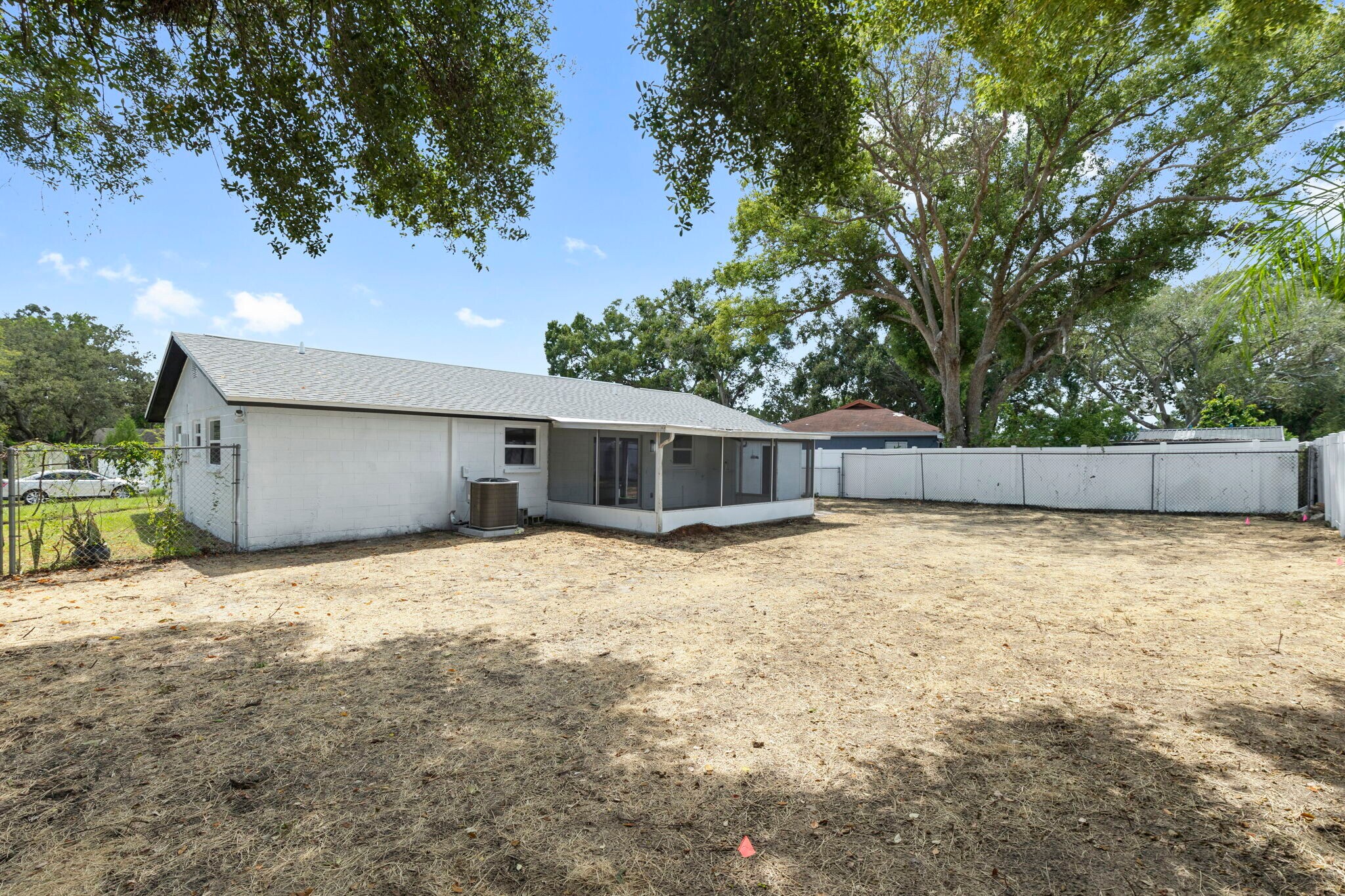 Building Photo - 516 Avocado Cir