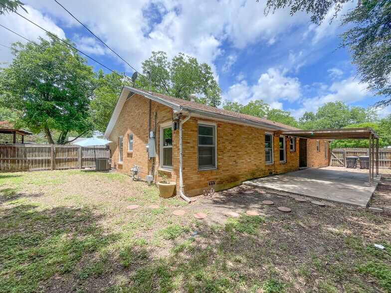 Building Photo - 4500 Anlo Ave