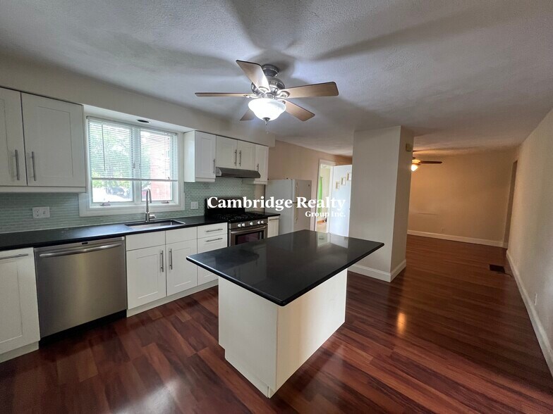 Building Photo - 60 Homer Ave