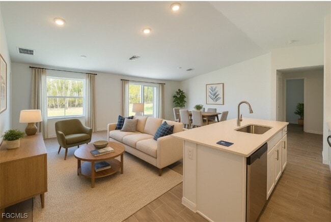 Building Photo - 1820 NE 7th Pl