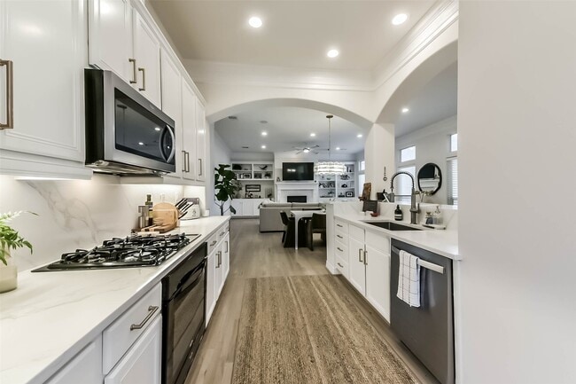 Building Photo - 4515 Lillian St