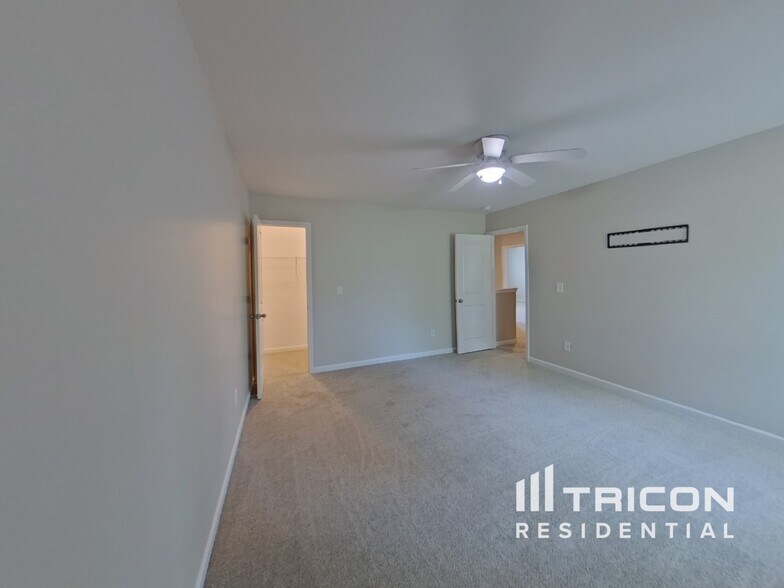 Building Photo - 260 Millen Dr