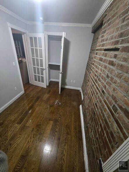 Building Photo - MULBERRY ST.