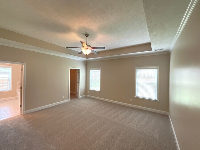 Building Photo - 5798 Whispering Pnes Wy