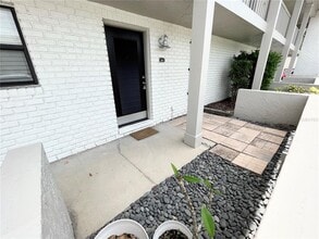 Building Photo - 2884 Plaza Terrace Dr