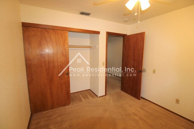 Building Photo - Wonderful Orangevale 4bd/2ba Home with 2 C...