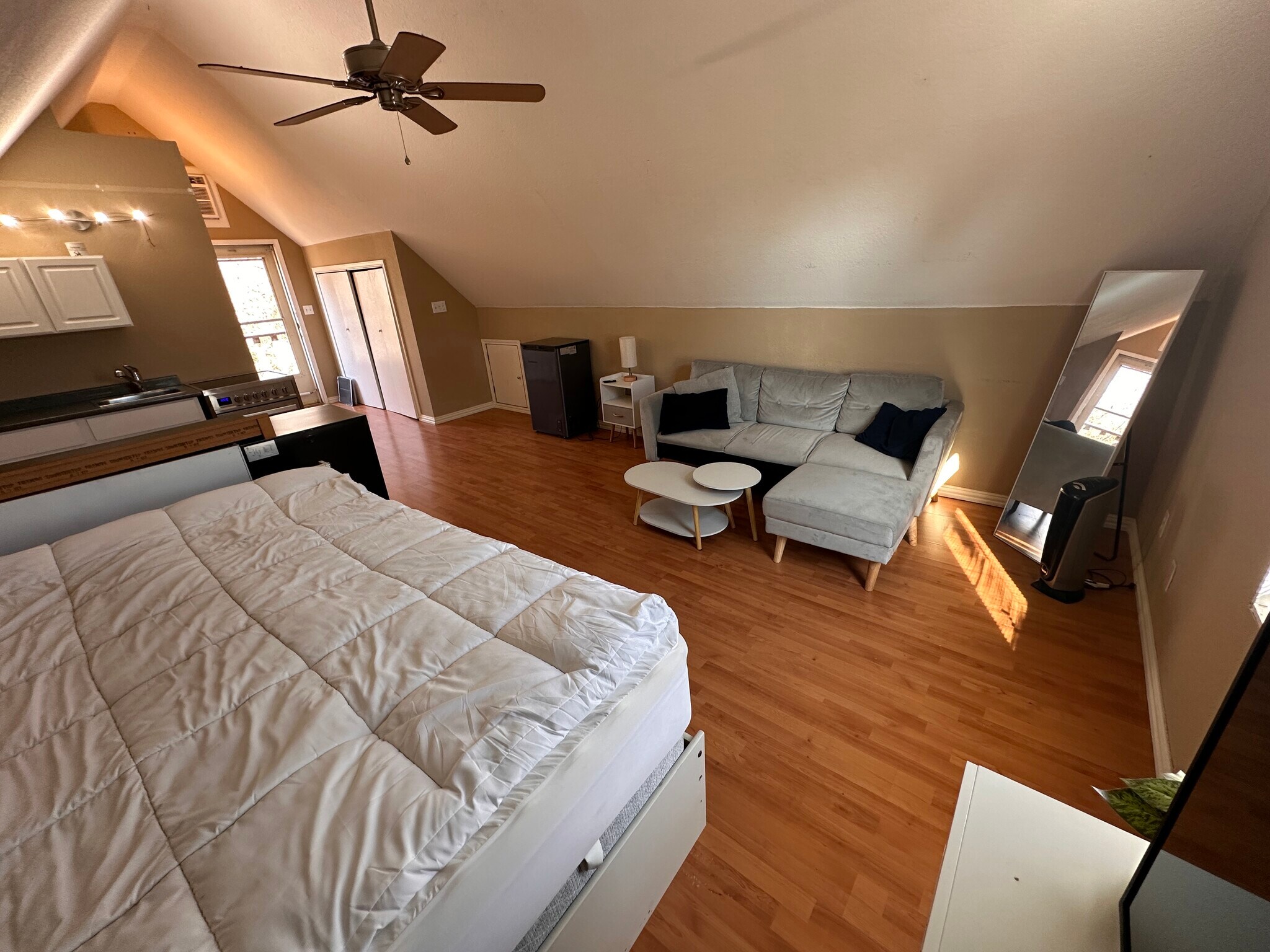 Building Photo - 2312 Carleton Ave