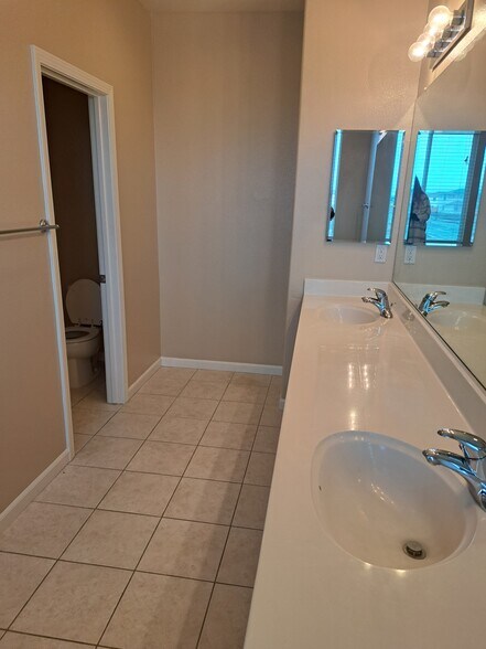 Building Photo - 5300 Janero Way