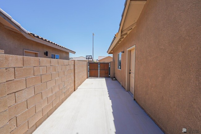 Building Photo - 4374 W 25th Pl