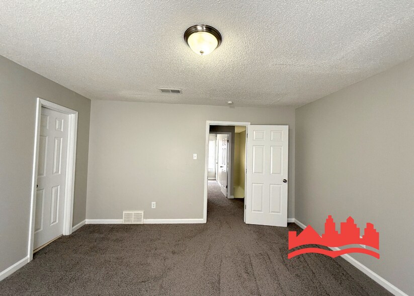 Building Photo - Charming and Updated 2-Bedroom Home for Rent!