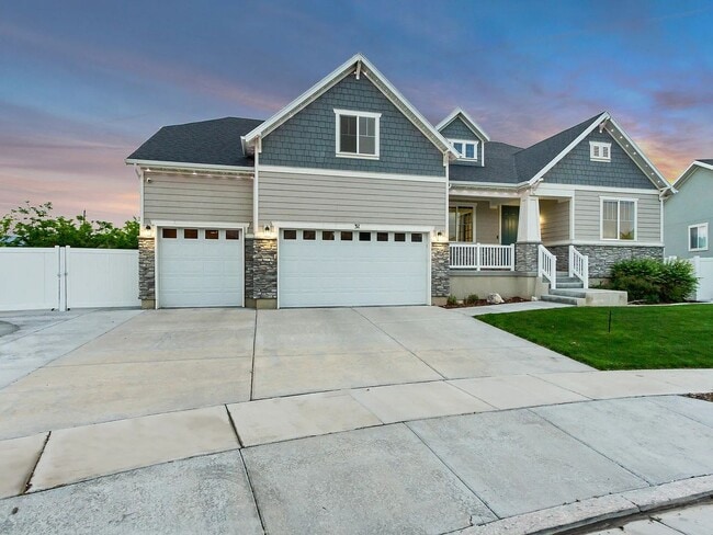 Building Photo - 3 Bedroom 2.5 Bathroom Home in Lehi!