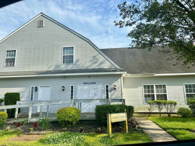 Building Photo - 27 Oyster Bay