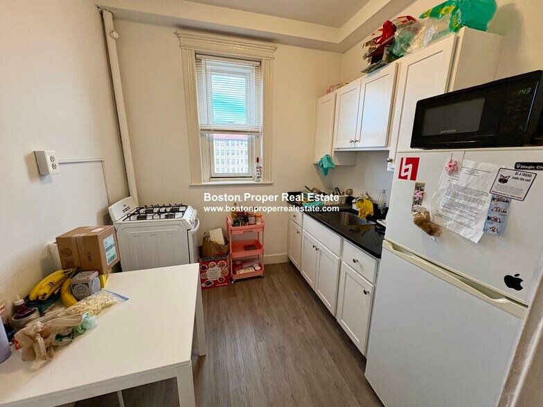 Building Photo - 50 Charlesgate E