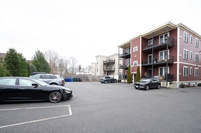 Building Photo - 39 Coffey St