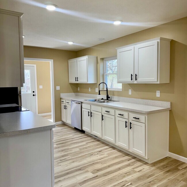 Building Photo - Just Built & Move-In Ready - Stunning New 3 Bedroom, 2 Bath Home!