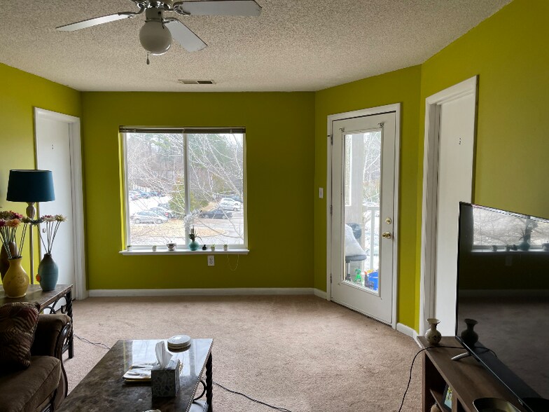 Building Photo - 1410 Collegiate Cir