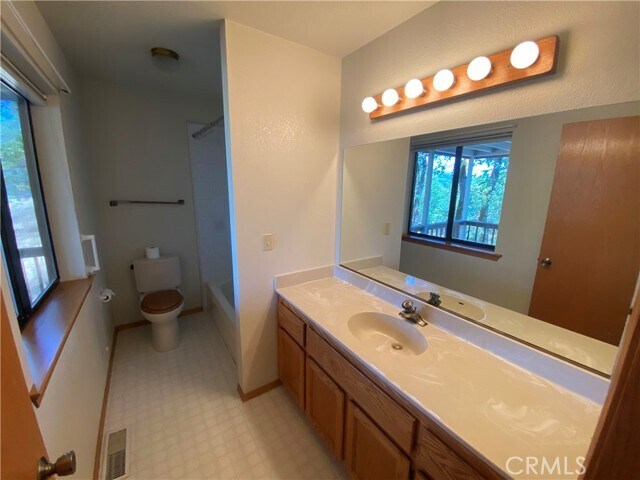 Building Photo - 19232 N Shore Ct