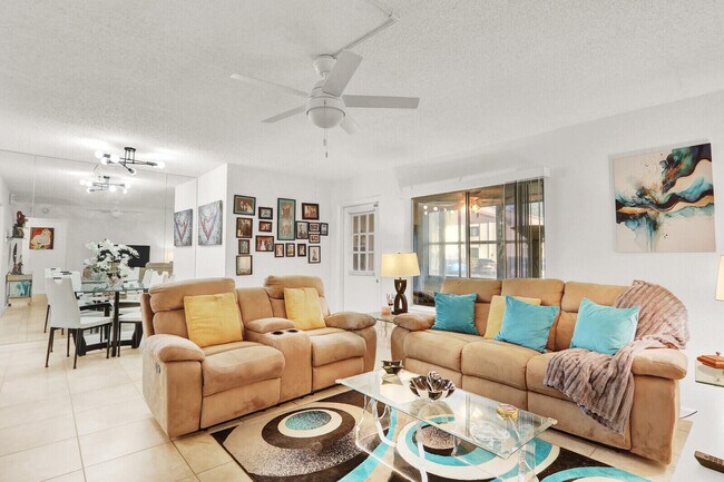 Building Photo - 309 Knotty Pine Cir