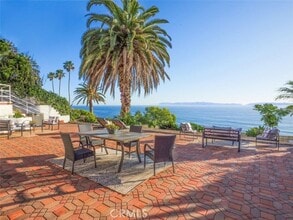 Building Photo - 2105 W Paseo Del Mar