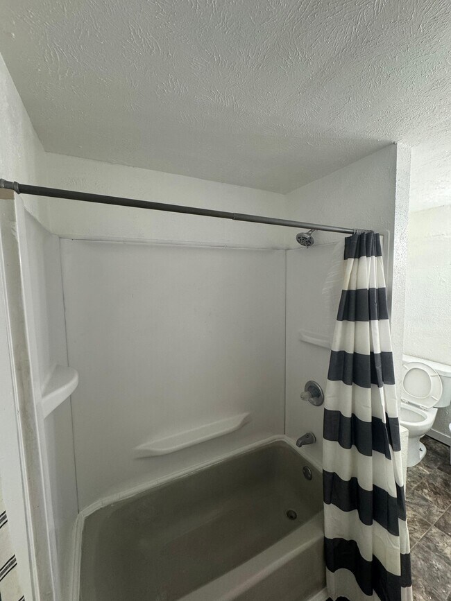 Building Photo - 540 Blaine Ave